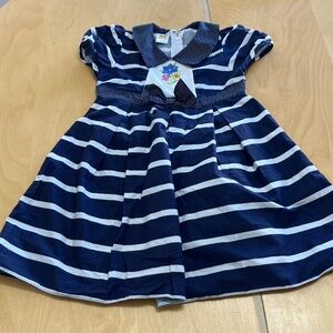 CHIAP HA cotton navy and white dress with‎ floral embroidery size 110cm or US 5